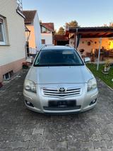 Toyota Avensis 2.0 D4 VVT-I - gebrauchte Toyota Avensis aus dem Jahr 2008