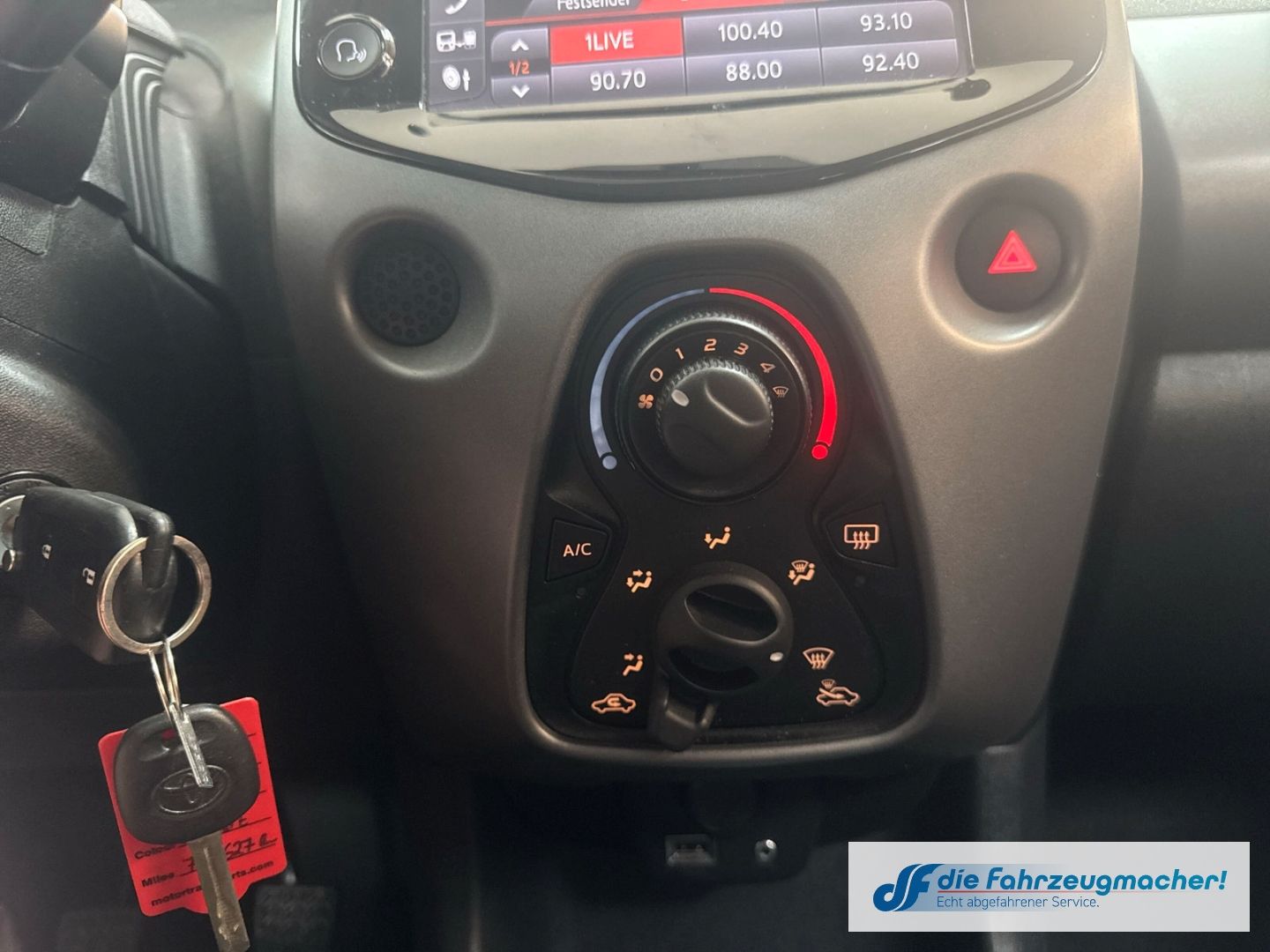 Fahrzeugabbildung Toyota Aygo X-Play Team D 1.0 EU6d Apple CarPlay Androi