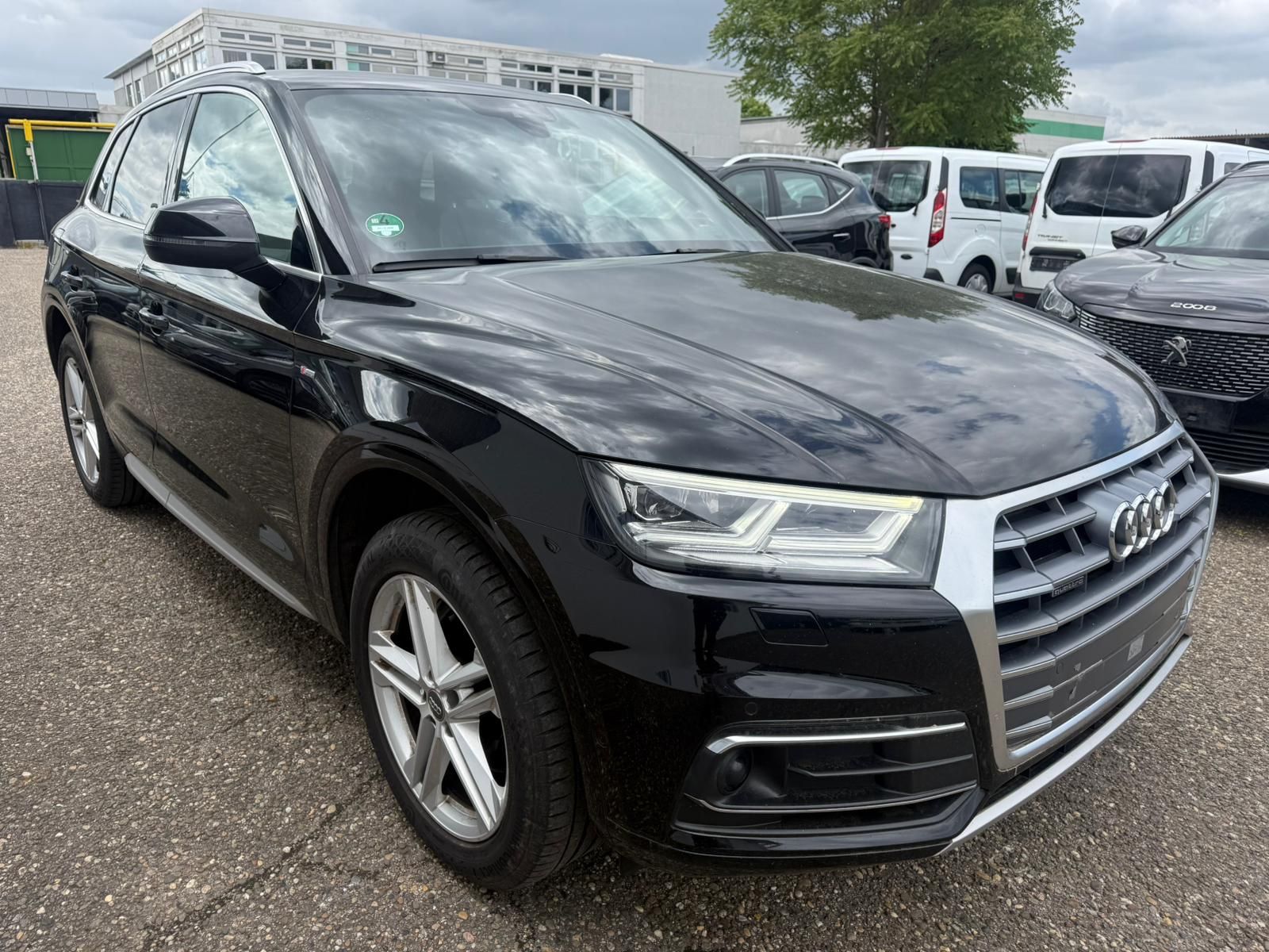 AUDI Q5 40 TDI quattro S-Line/Matrix/17200netto