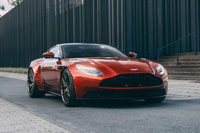 Aston Martin DB11 5.2 V12 -