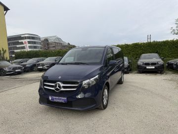Mercedes V 220 - 2