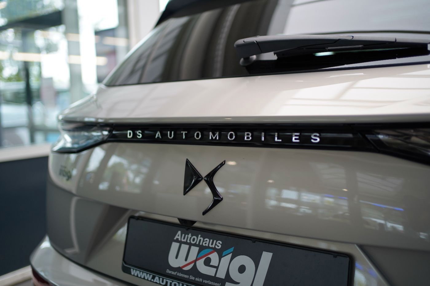 Fahrzeugabbildung DS Automobiles DS7 BlueHDi 130 EAT8 Performance Line+ Focal Nav
