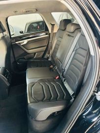 Volkswagen Touareg - 11