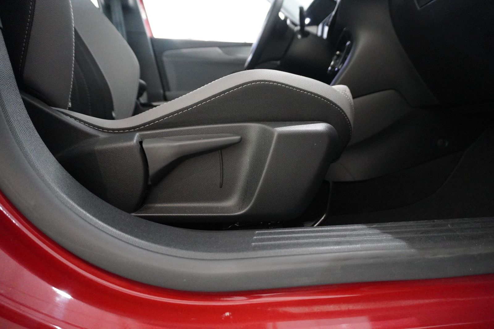 Fahrzeugabbildung Opel Mokka 1.2T ELEGANCE NAVI/LED/KAMERA/SH/SPORT/DAB