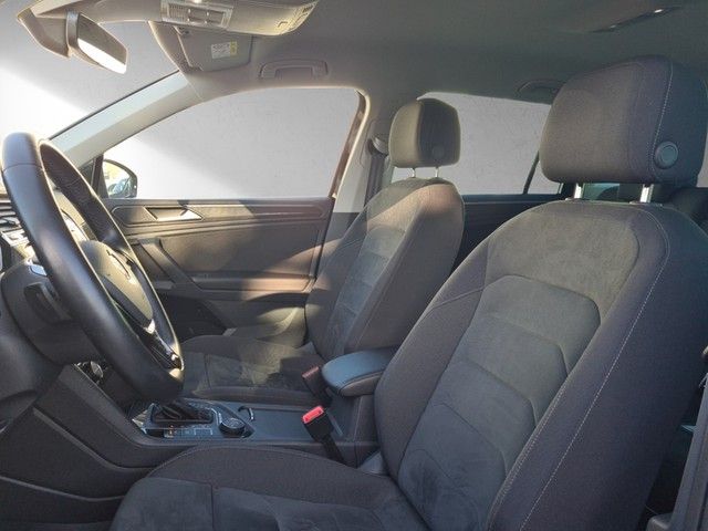 Fahrzeugabbildung Volkswagen Tiguan TDI HL 4M LED STH AHK Navi AID ACC RFK SH