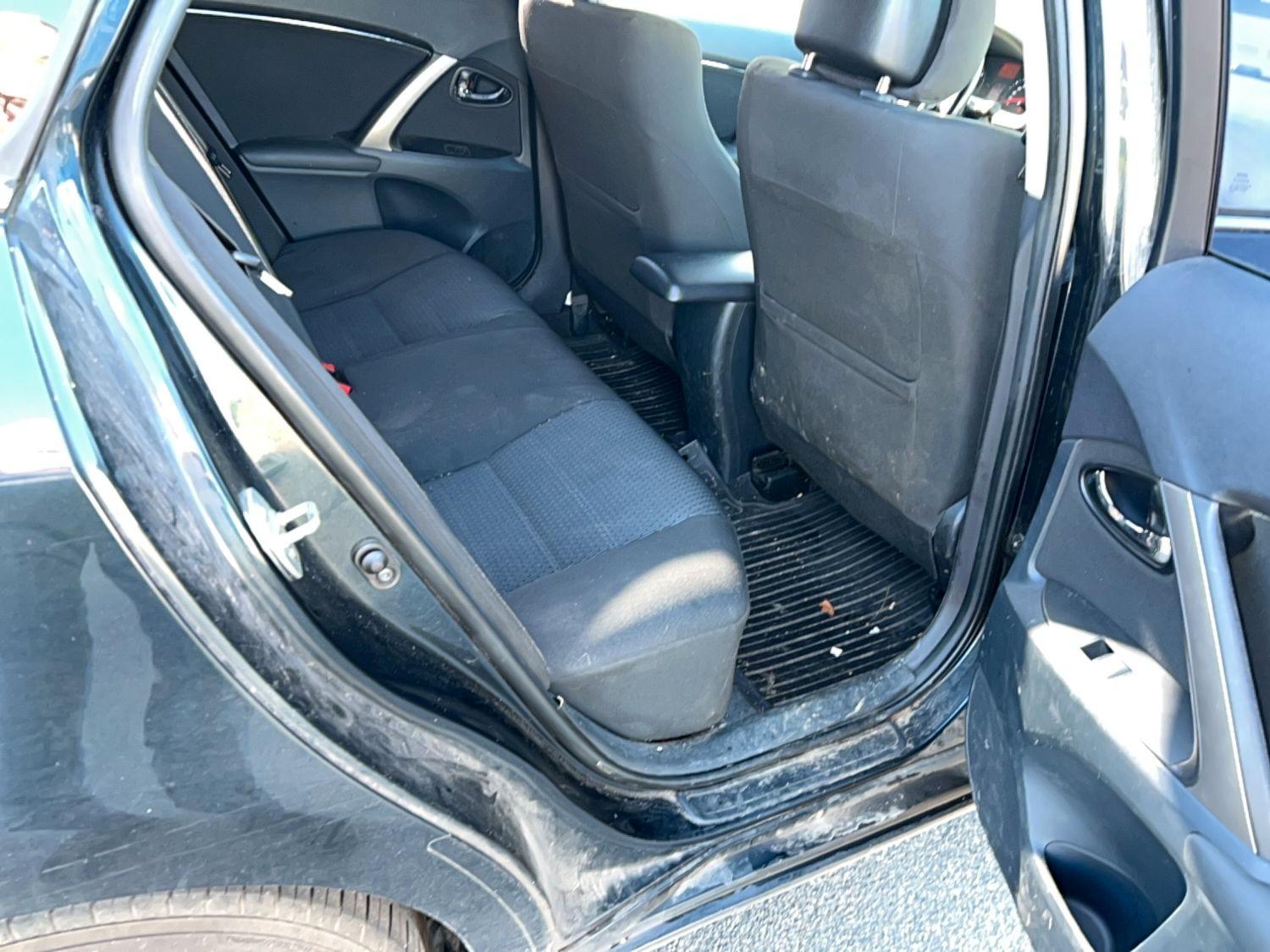 Toyota Avensis 2012 — photo 14