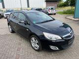 Opel Astra J Sports Tourer Design Edition - Opel Astra aus 2011 mit Diesel-Antrieb