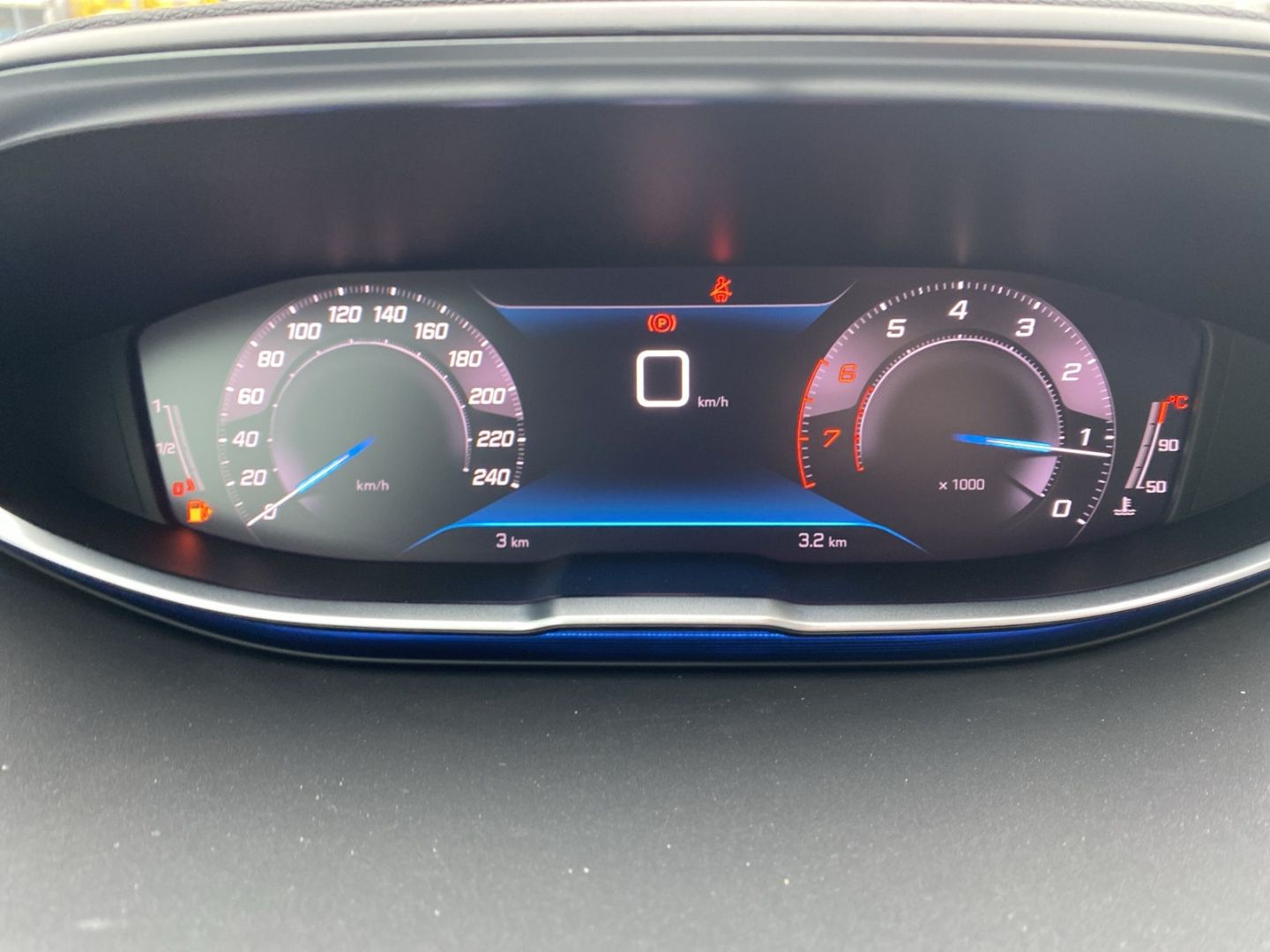 Fahrzeugabbildung Peugeot 5008 Allure Pack 1.2 PureTech 130 EU6d 7-Sitzer