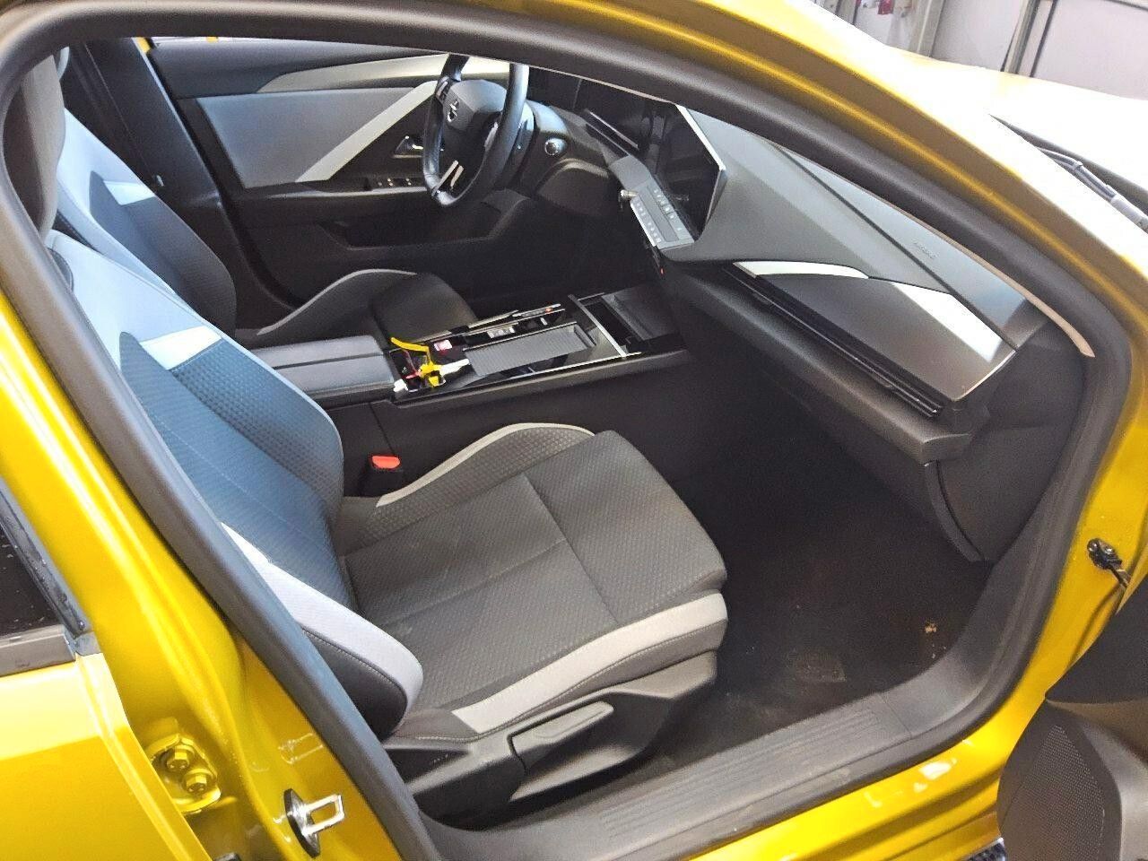 Fahrzeugabbildung Opel Astra L Lim. 1.6 HYBRID EDITION NAVI/LED/KAMERA