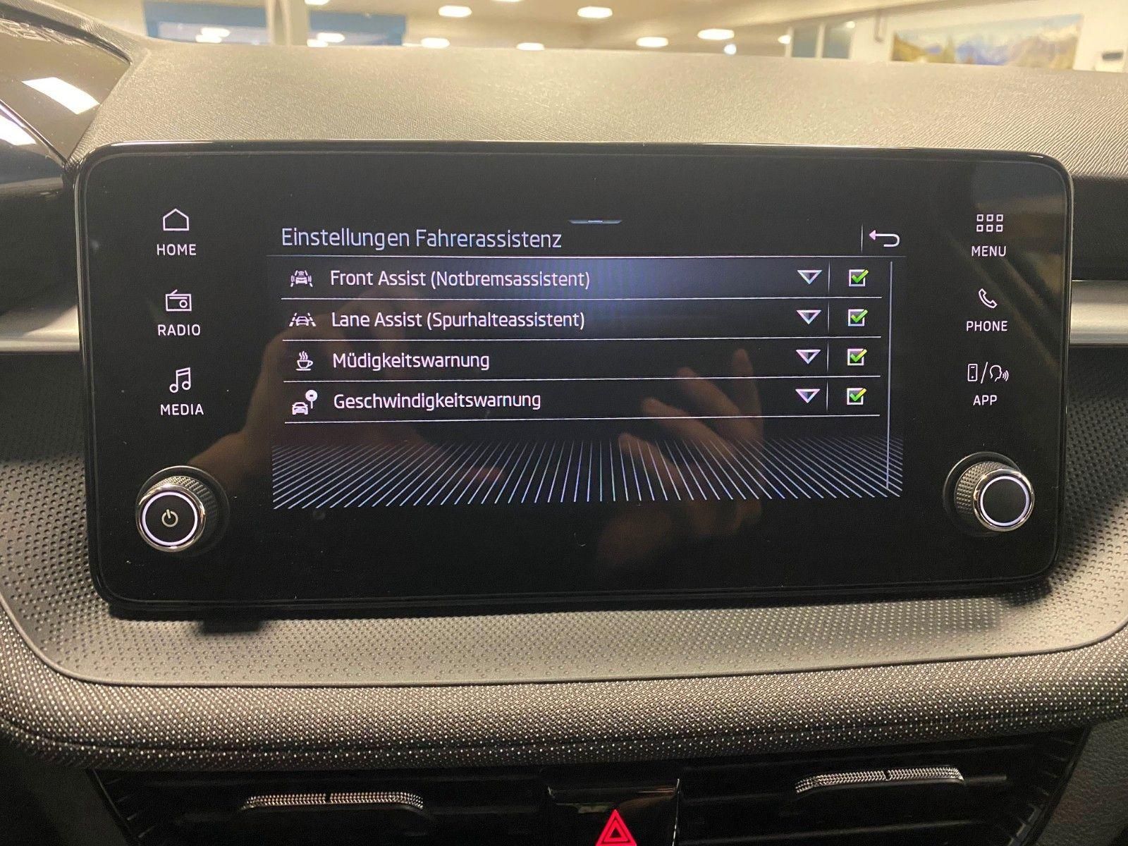 Fahrzeugabbildung SKODA Fabia 1.0 TSI Selection+bis 2030 Garantie+100tKM