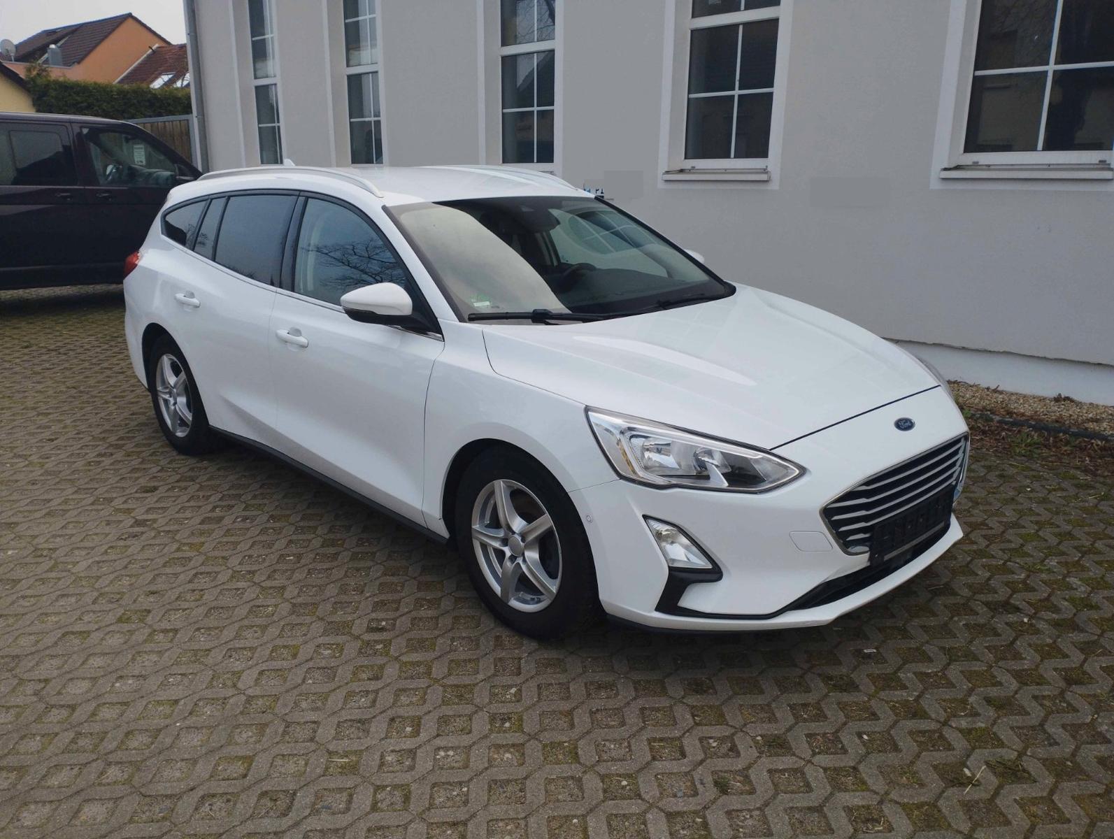 Ford Focus Turnier 1.5 Klima Titanium +Tempomat +LED
