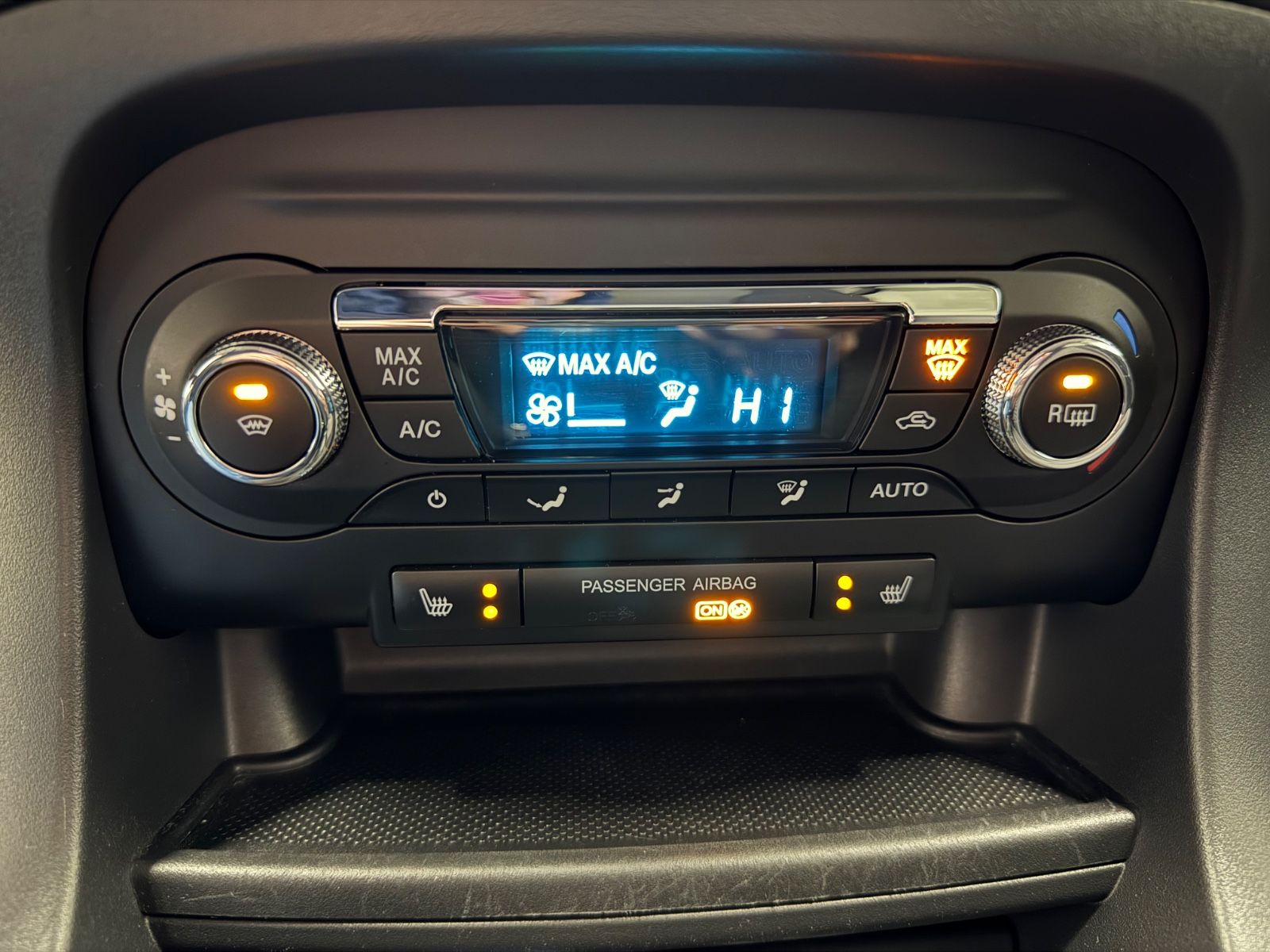 Fahrzeugabbildung Ford Ka KA+ Cool & Connect; Easy-Driver-,Winter-Paket