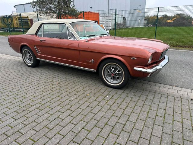 Ford Mustang V8 Coupe