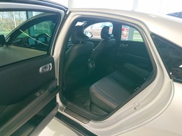 Fahrzeugabbildung Hyundai IONIQ 6 2WD 77,4 kWh 229 PS UNIQ-Paket