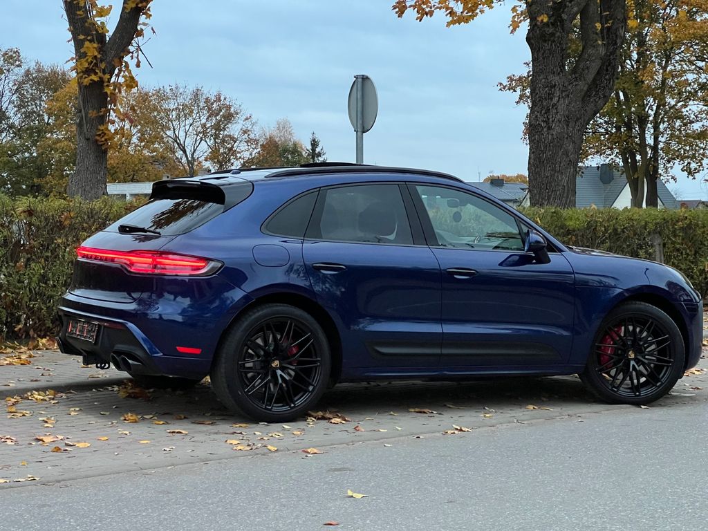 PORSCHE Macan 2023
