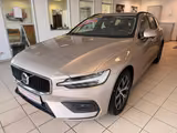 Volvo V60 Kombi Core/ 1.HAND/SCHECKHEFT/8.FACH BEREIFT - Volvo aus 2023