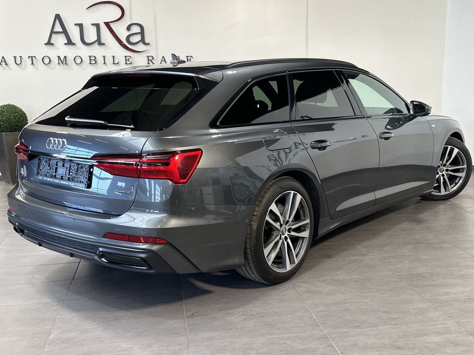 Fahrzeugabbildung Audi A6 Avant 45 TFSI Quattro S-Line NAV+LED+PANO+360