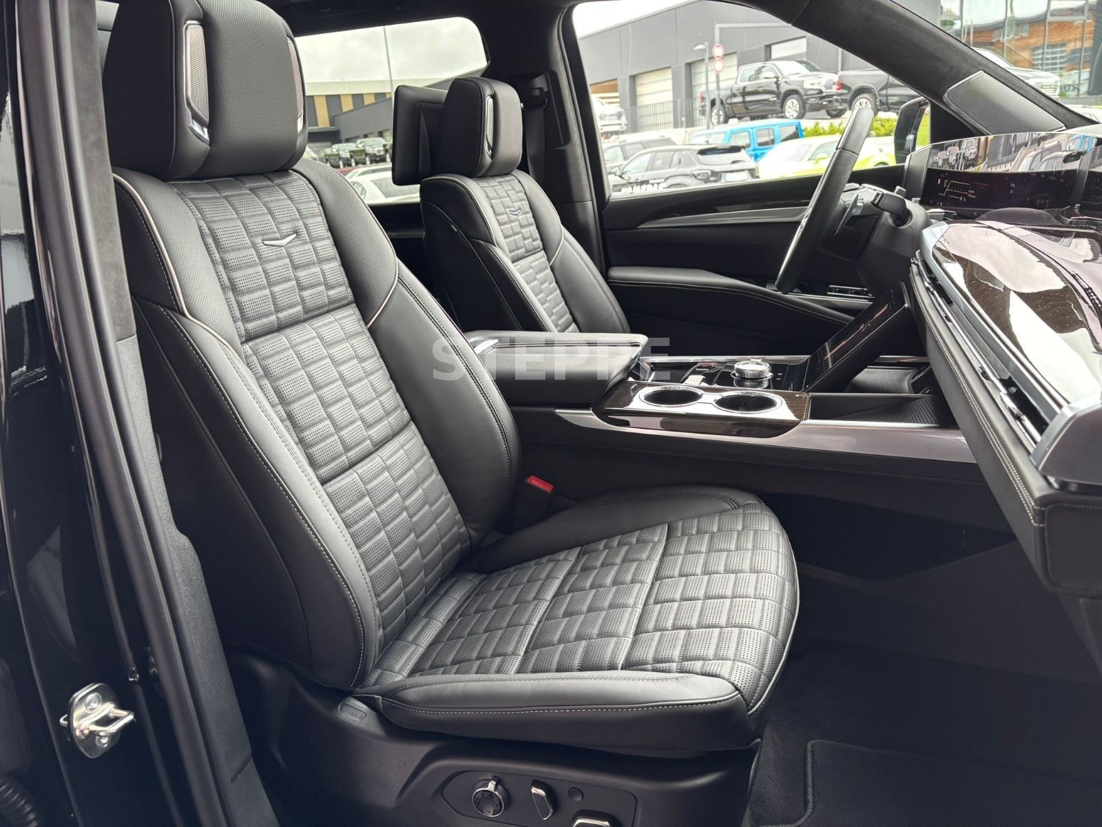 Cadillac Escalade FACELIFT MY25 6.2 V8 ESV Sport Platinum