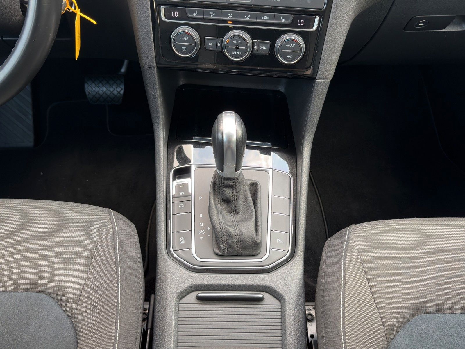 Fahrzeugabbildung Volkswagen Golf Sportsvan Highline*DSG*AHK*Xenon*Alcantara*