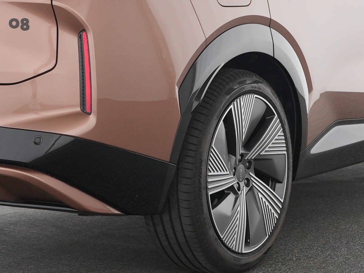 Lynk & Co 08
