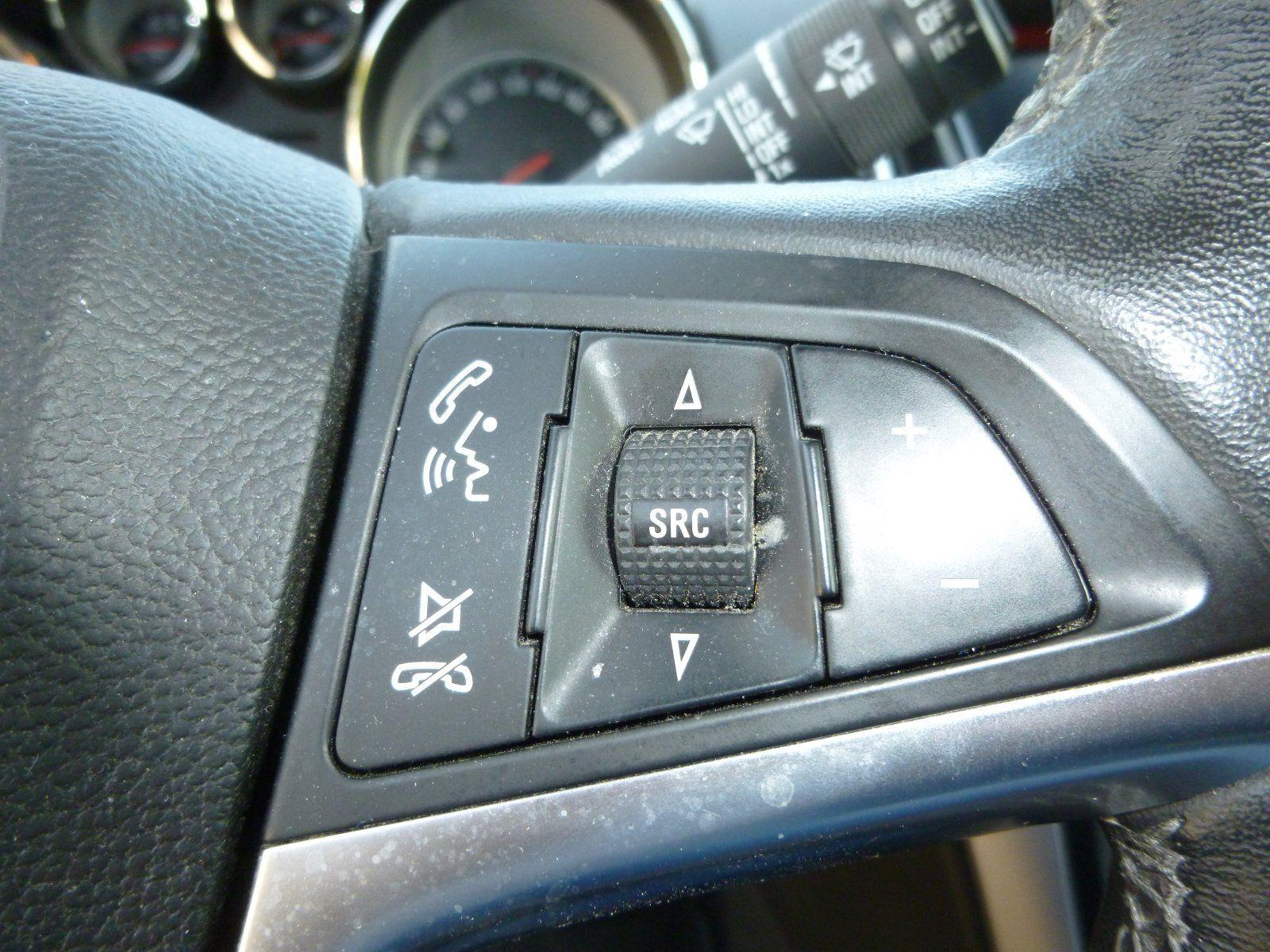 Opel Astra 2014 — photo 14