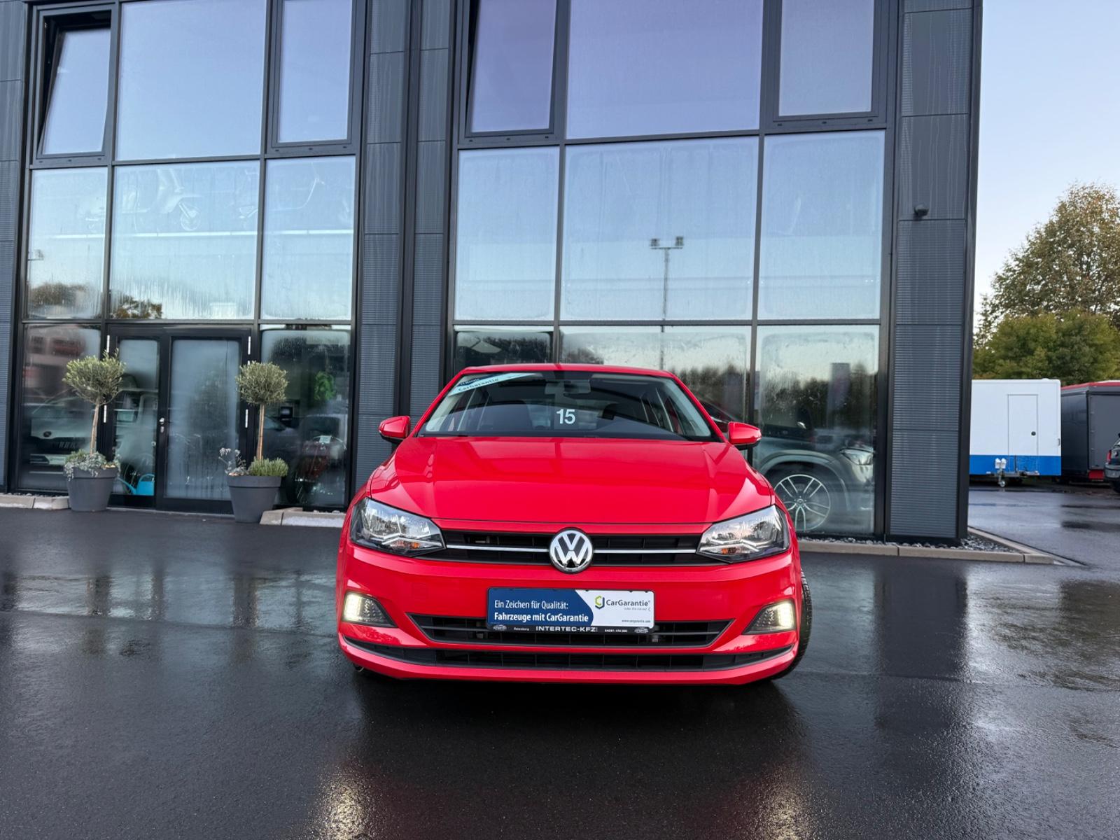 Volkswagen Polo VI Comfortline*SHZ*FSP*TEMPOMAT*ALU*TÜV NEU