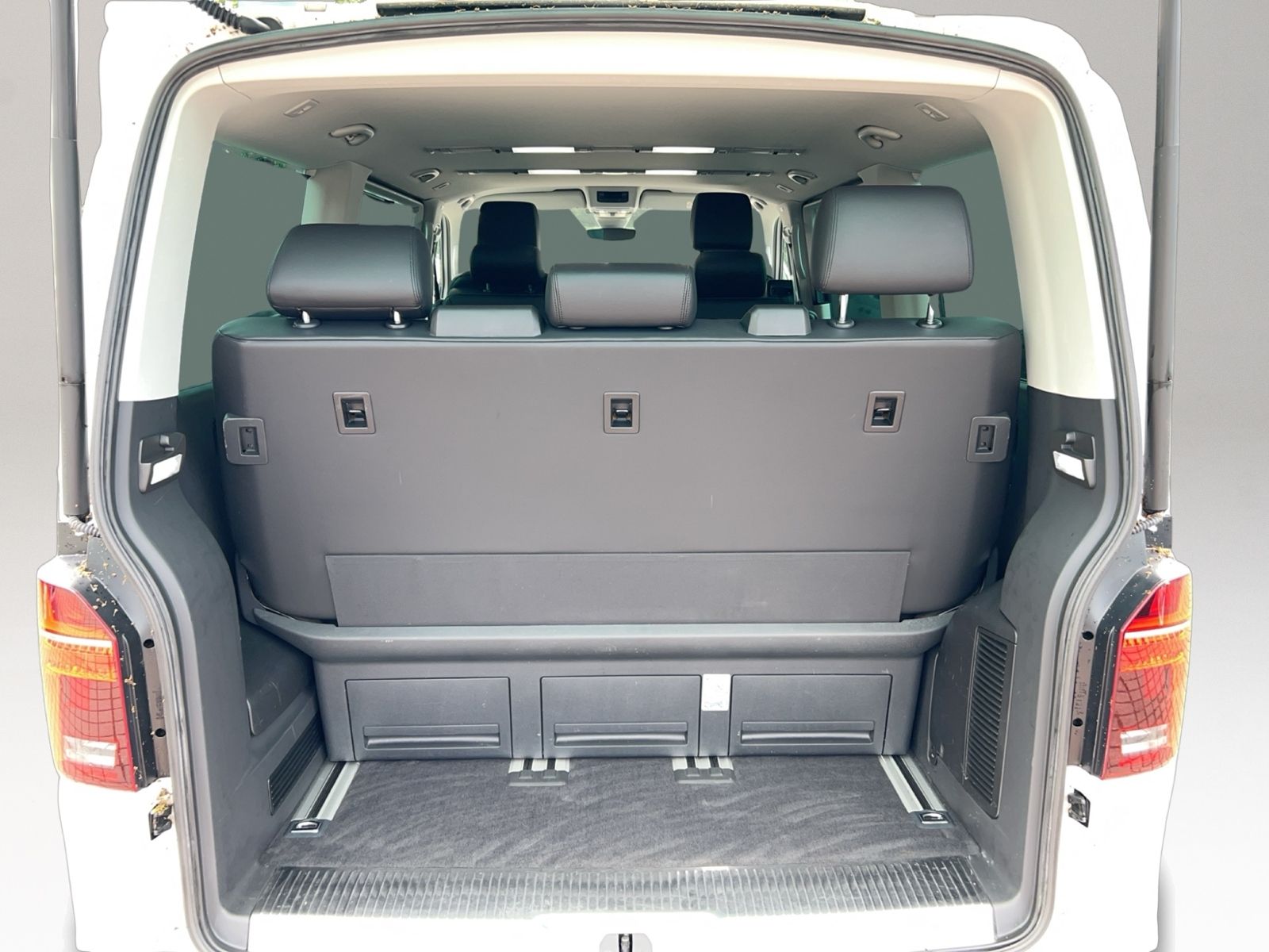 T6.1 Multivan Highline 2.0 TDI 4Motion, Navi, Zu