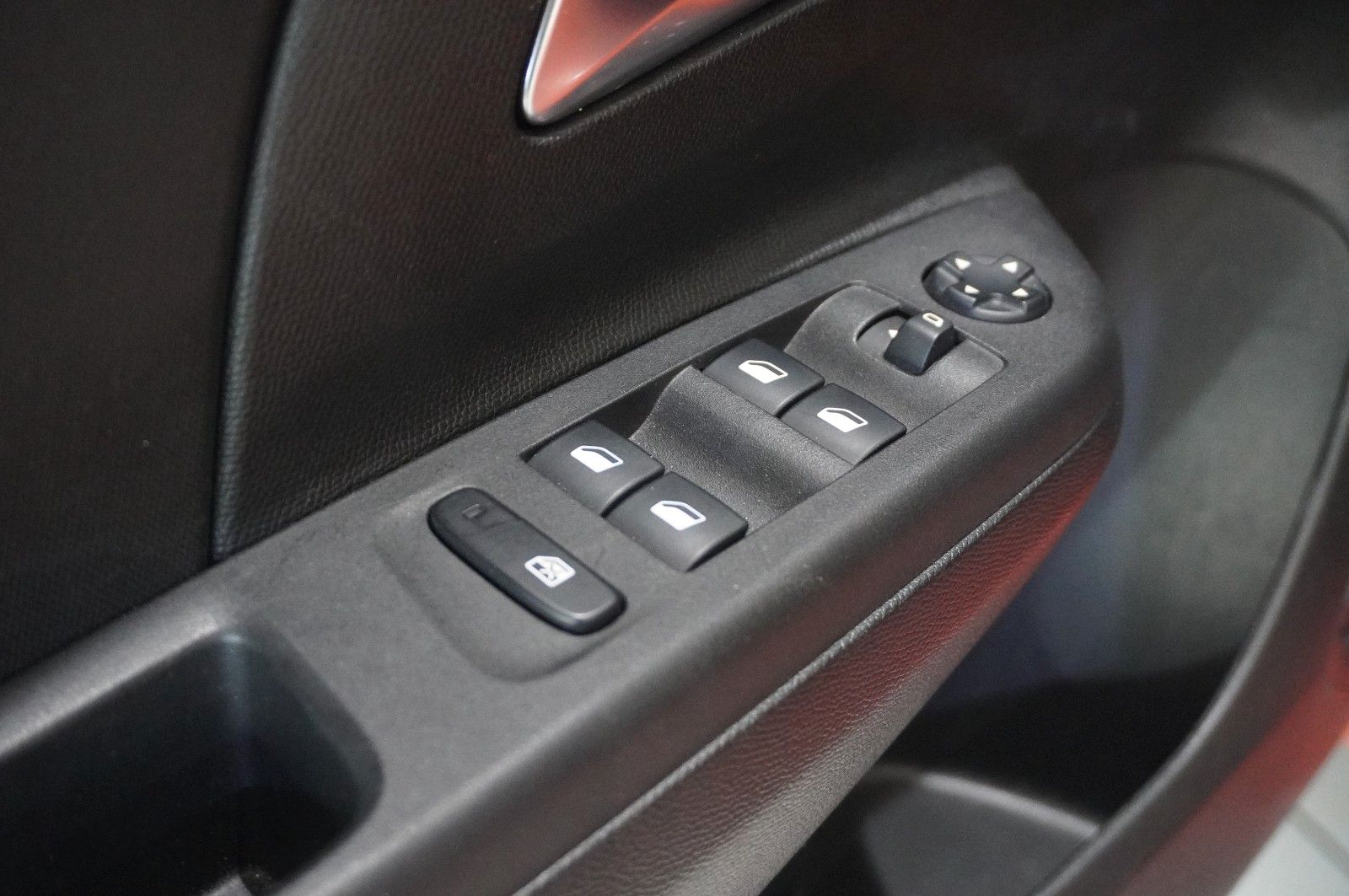 Fahrzeugabbildung Opel Corsa F 1.2 EDITION KLIMA/PDC/USB/TEMP./BT