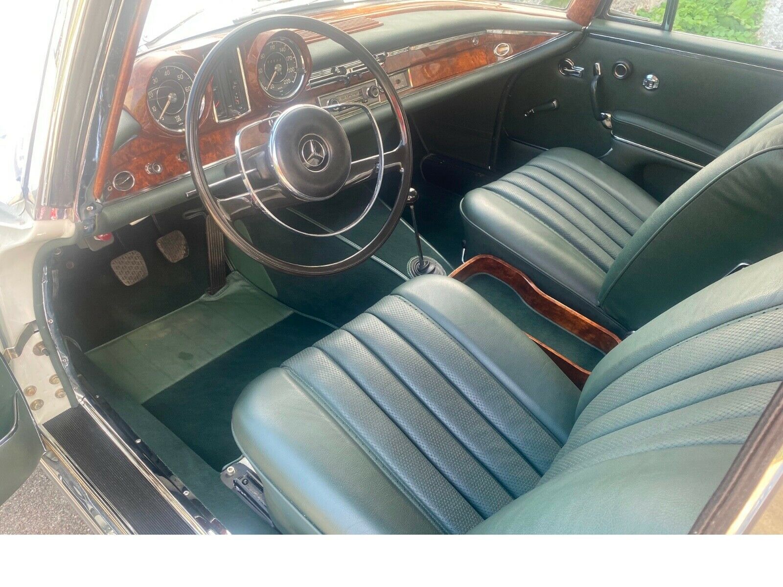 MERCEDES-BENZ 300 9