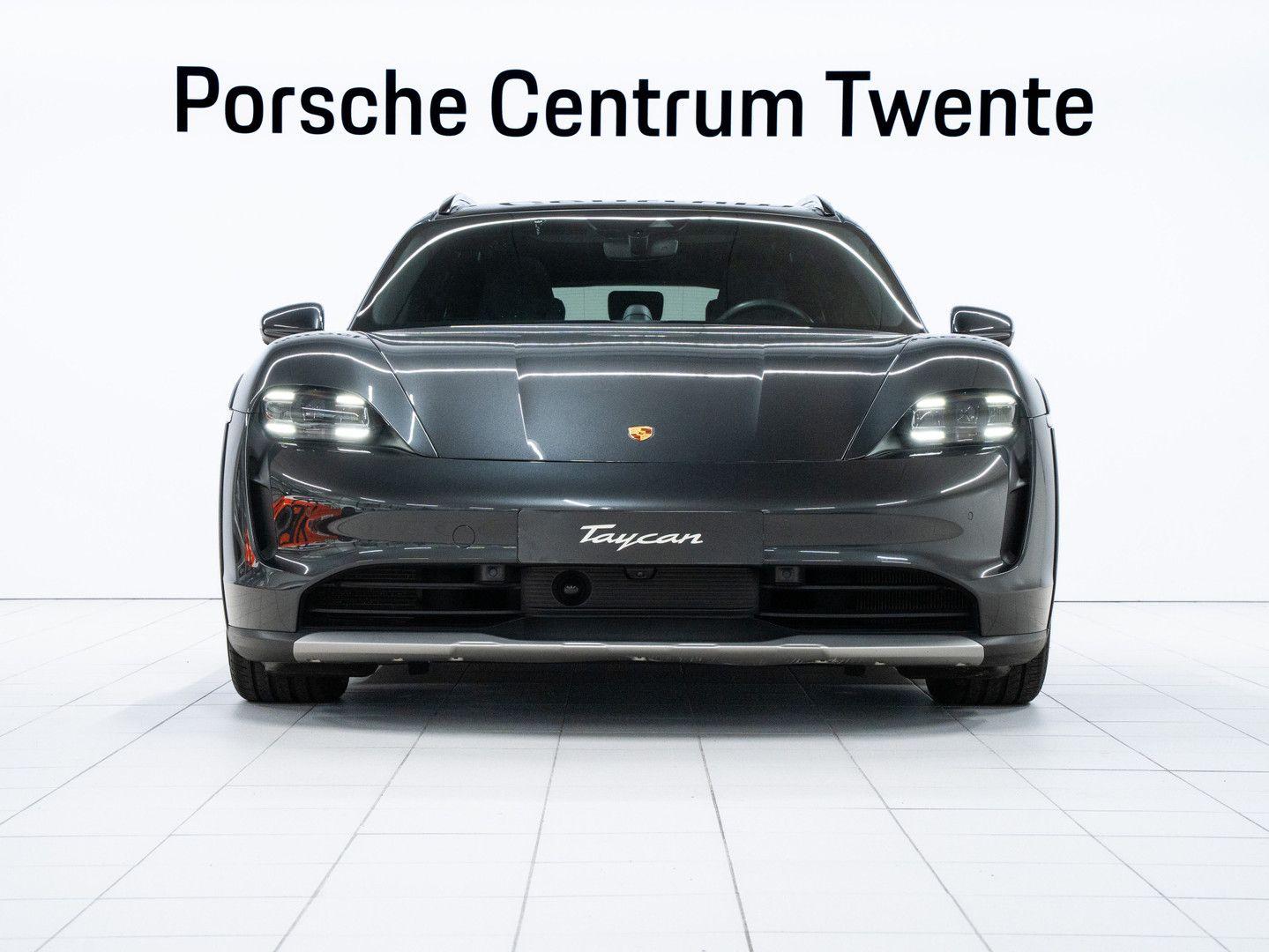 Porsche Taycan 4 Cross Turismo