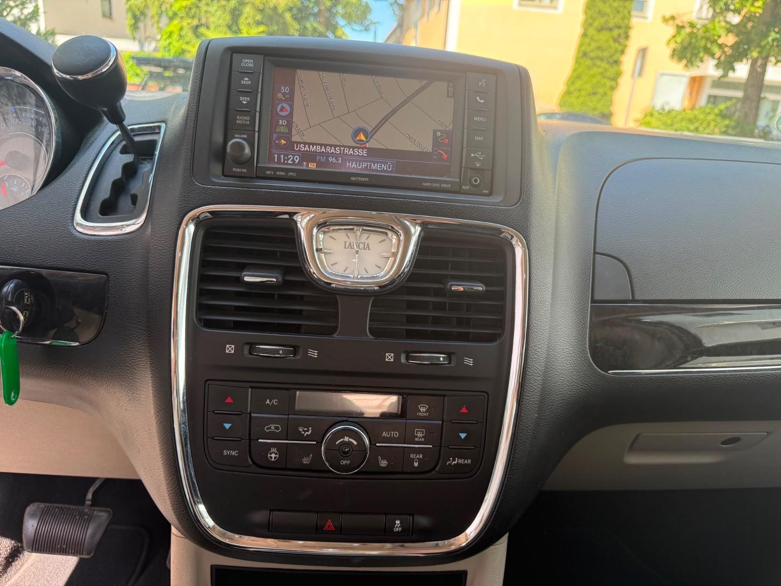 LANCIA VOYAGER GOLD 163 CH BVA 7 PLACES - 2ème MAIN - GPS - HAYON ÉLECTRIQUE - SUSPENSIONS AIRMATIC - 159500 km
