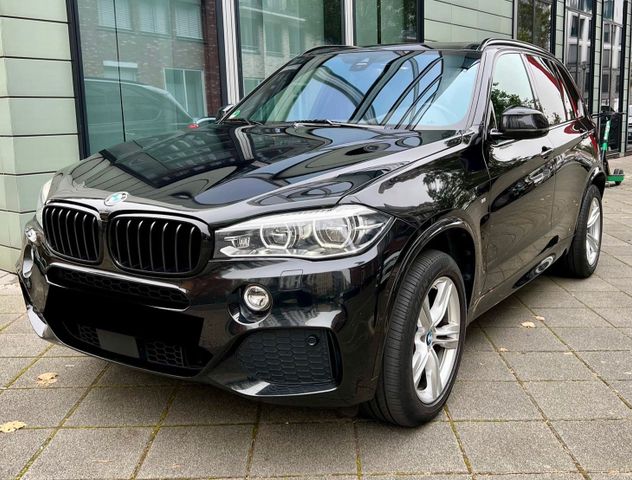 BMW X5 xdrive30d VOLL M-Paket AHK ACC Pano...