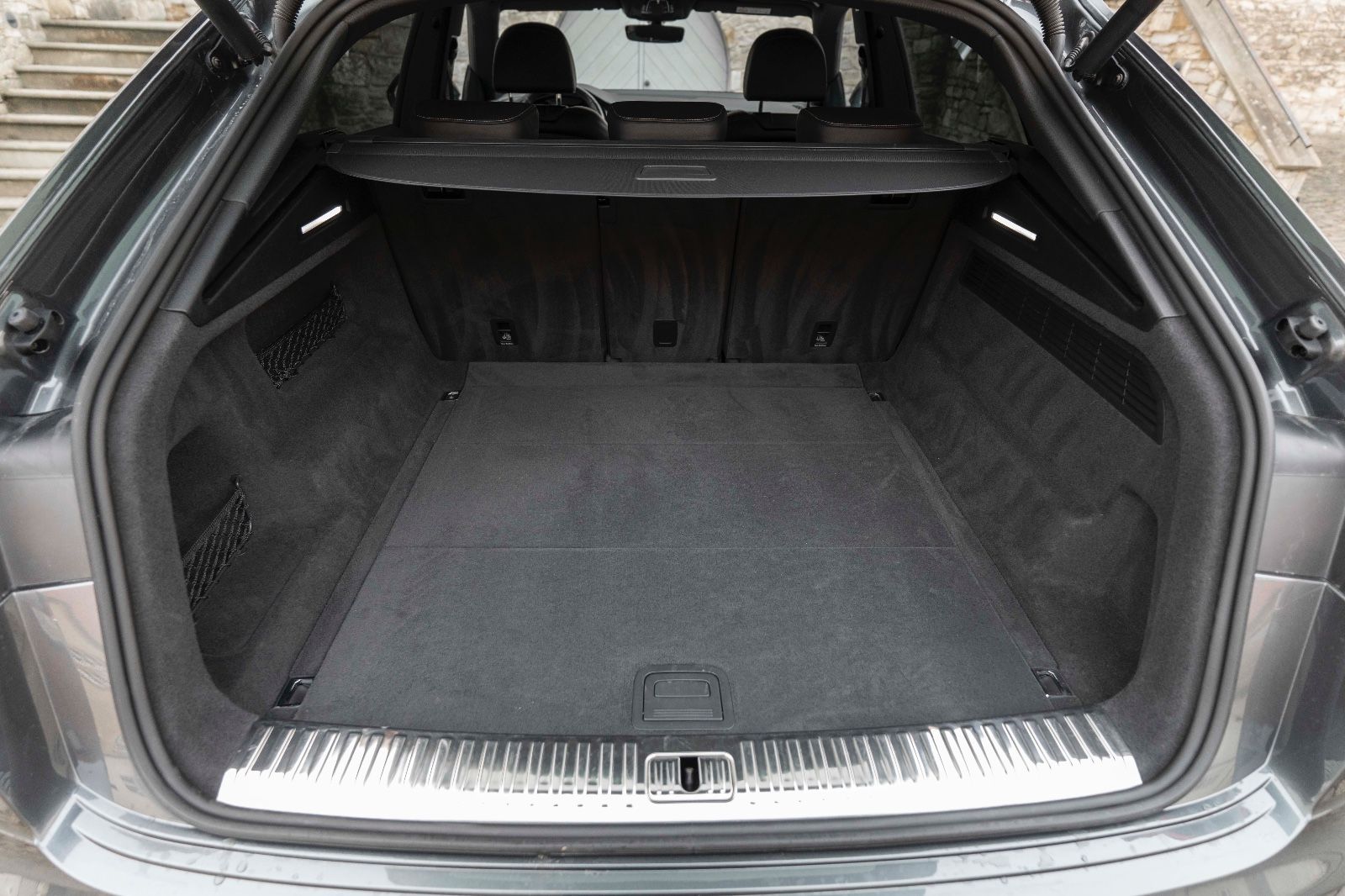 Fahrzeugabbildung Audi Q8 50 TDI quattro S-LINE TOTW DSP MATRIX PDC