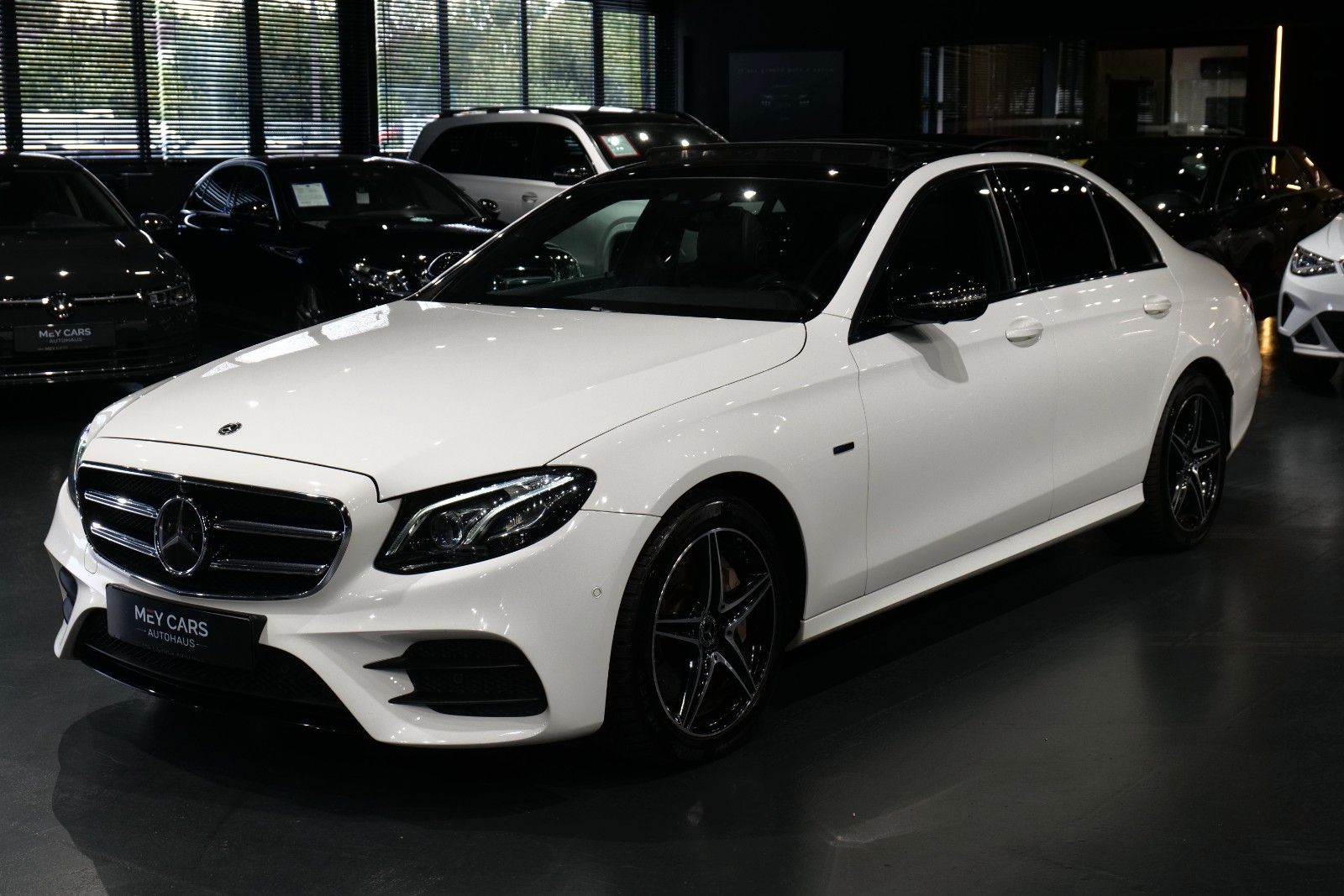 Mercedes-Benz E 300 de Limousine*AMG Sport*Pano*360*Burmester* imagem 3