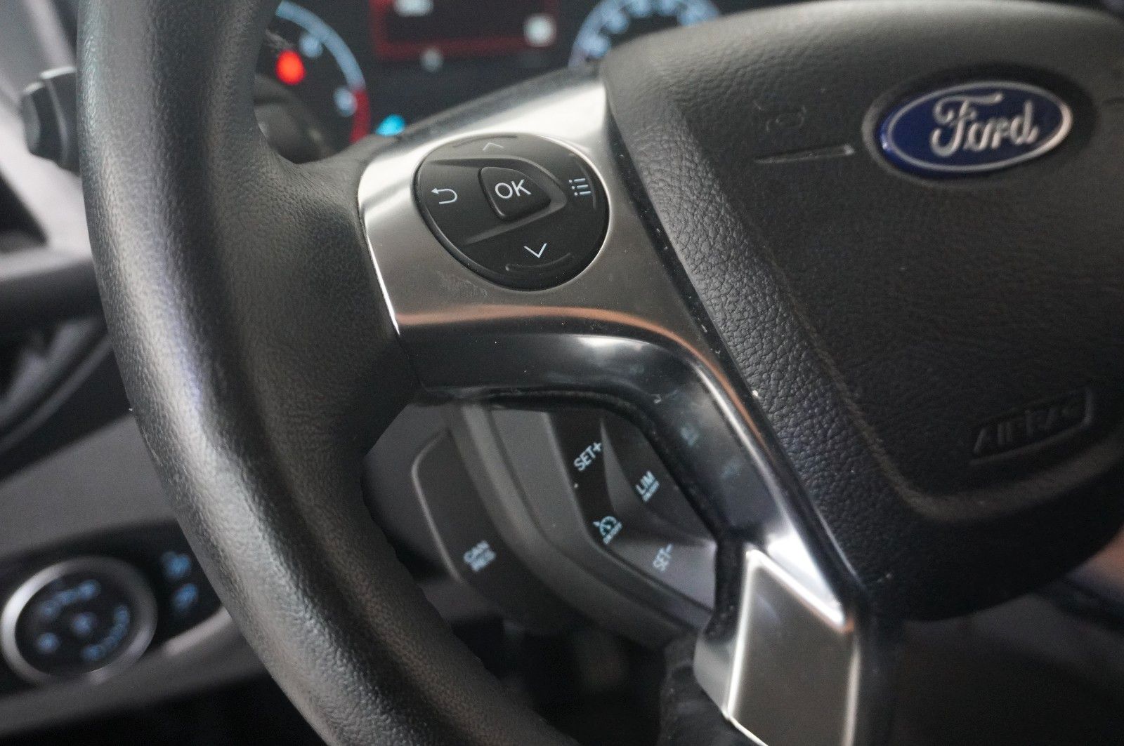 Fahrzeugabbildung Ford Tourneo Connect 1.5D TREND 5-SITZ NAVI/KAMERA