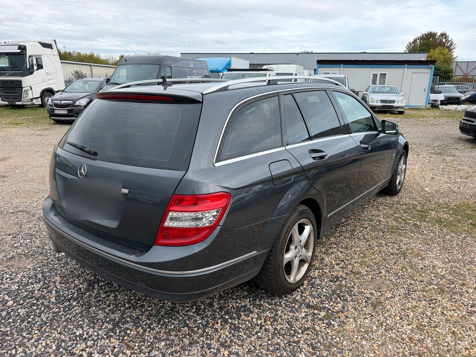 Mercedes-Benz C220 2010 — engine 170 HP (125kW)