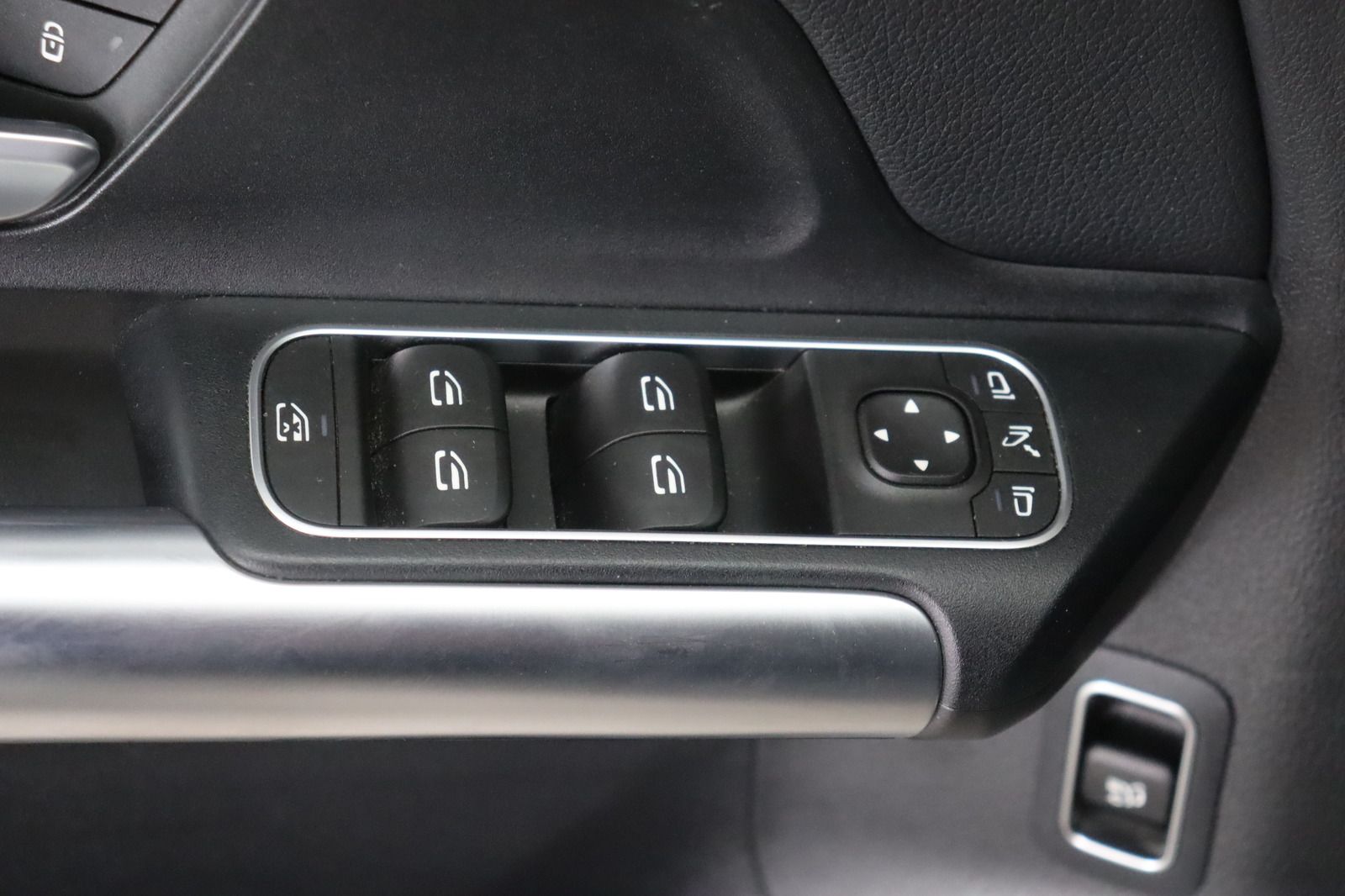 Fahrzeugabbildung Mercedes-Benz B 200 * LED * Navi * Leder