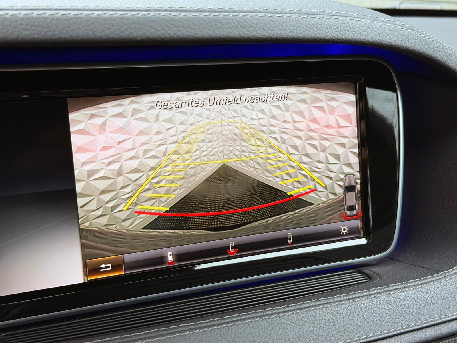 Fahrzeugabbildung Mercedes-Benz S350 3.0 CDI BLUETEC/4MATIC/DISTRO/PANO/AIRMATIC