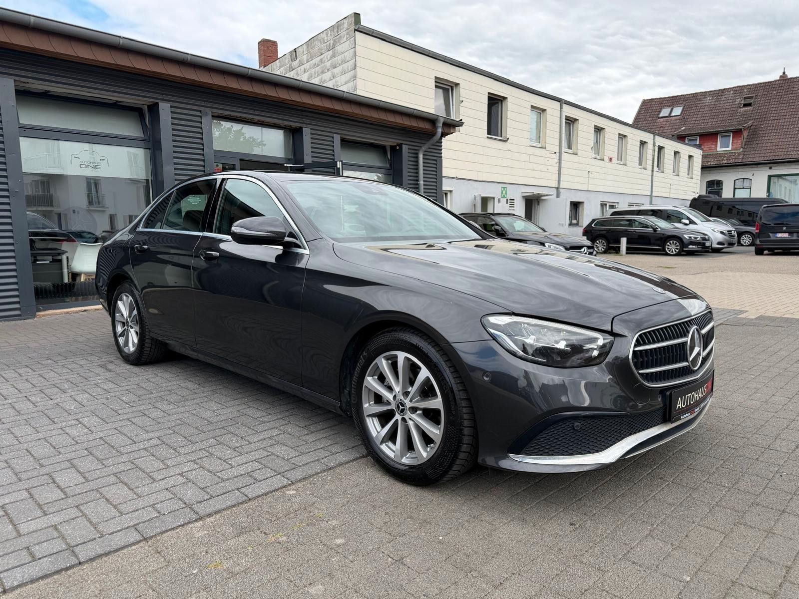 Mercedes-Benz E 200d LIMOUSINE AVANGARDE MBUX/VOLLLEDER foto 6