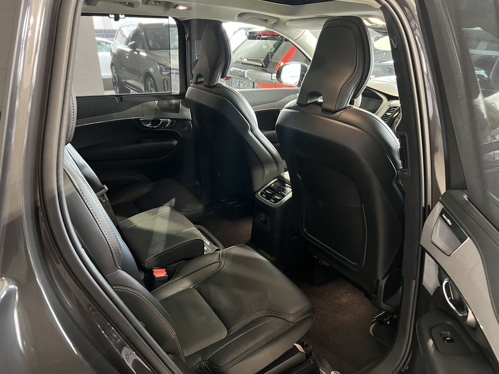 Volvo XC90 T8 Ultra Dark Recharge AWD B&W Massage 22''