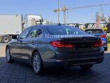 BMW 525d G30 Limousine Leder*NaviProf*HUD*DA*Gestik - BMW 525: Leder, Navigationssystem