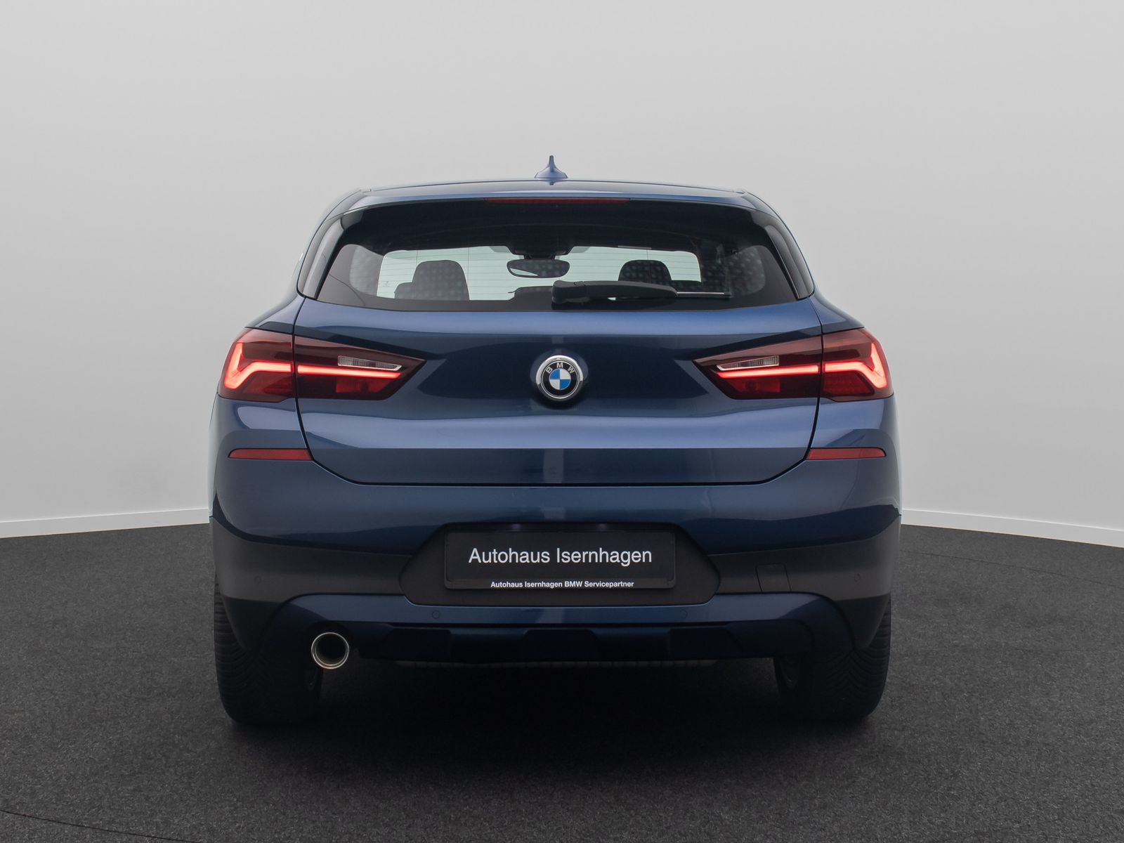 Fahrzeugabbildung BMW X2 sD18i GeschwindigReg DAB ParkAs Sportsitz 18"