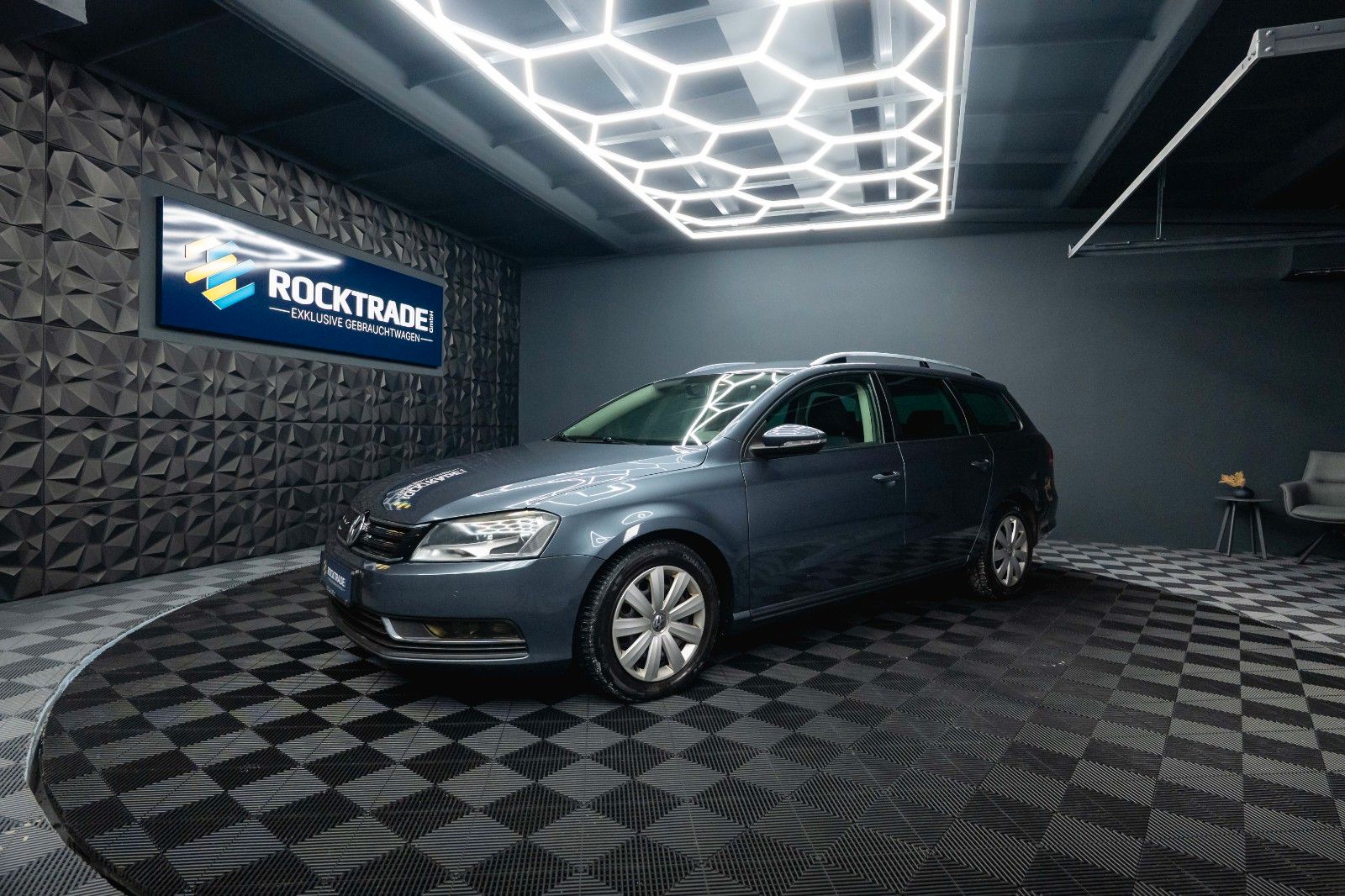 Fahrzeugabbildung Volkswagen Passat Variant 1.6 TDI Trendline BlueMotion TÜV