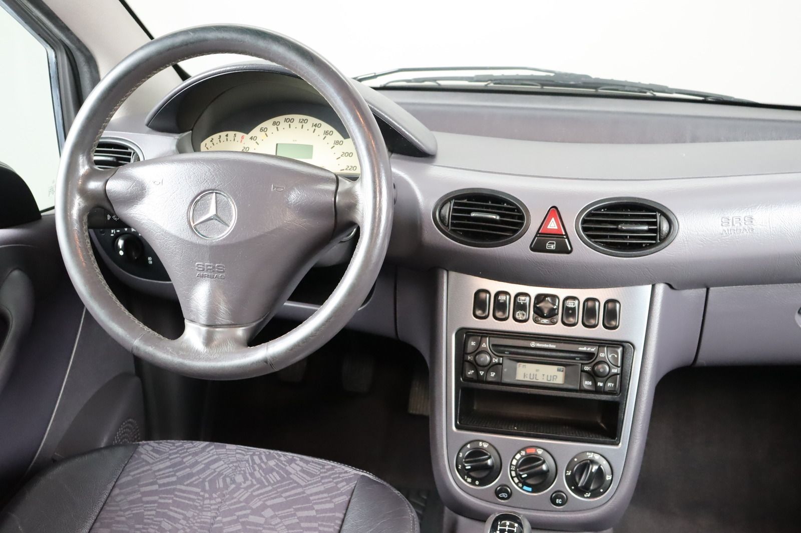 Fahrzeugabbildung Mercedes-Benz A 160 AVANTGARDE * Teill. * HU/AU 04.26