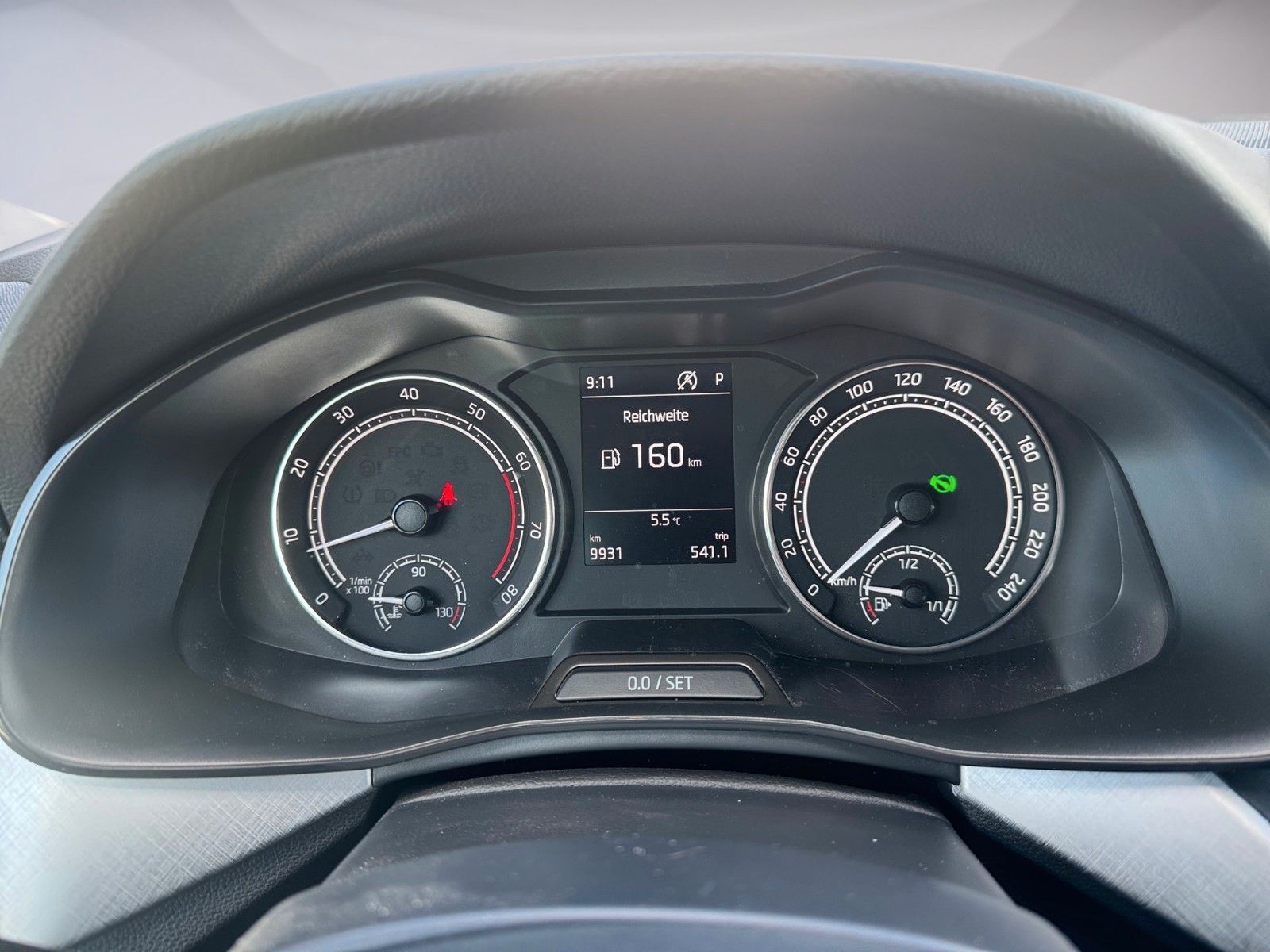Fahrzeugabbildung SKODA Kamiq Ambition Tour 1.5 TSI