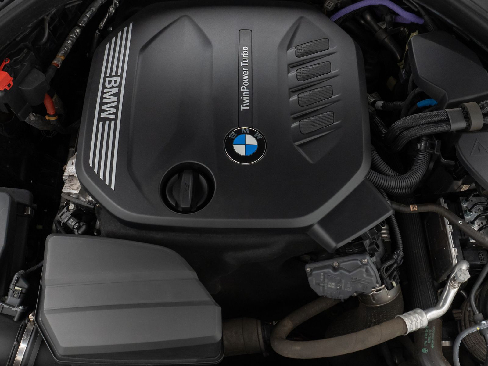 Fahrzeugabbildung BMW 320d Panorama DAB HiFi Lenkrhzg PDC AHK Alarm