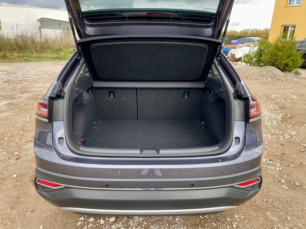 Fahrzeugabbildung Volkswagen Taigo 1.0 TSI DSG STYLE AAC SHZ GJR NAVI PDC