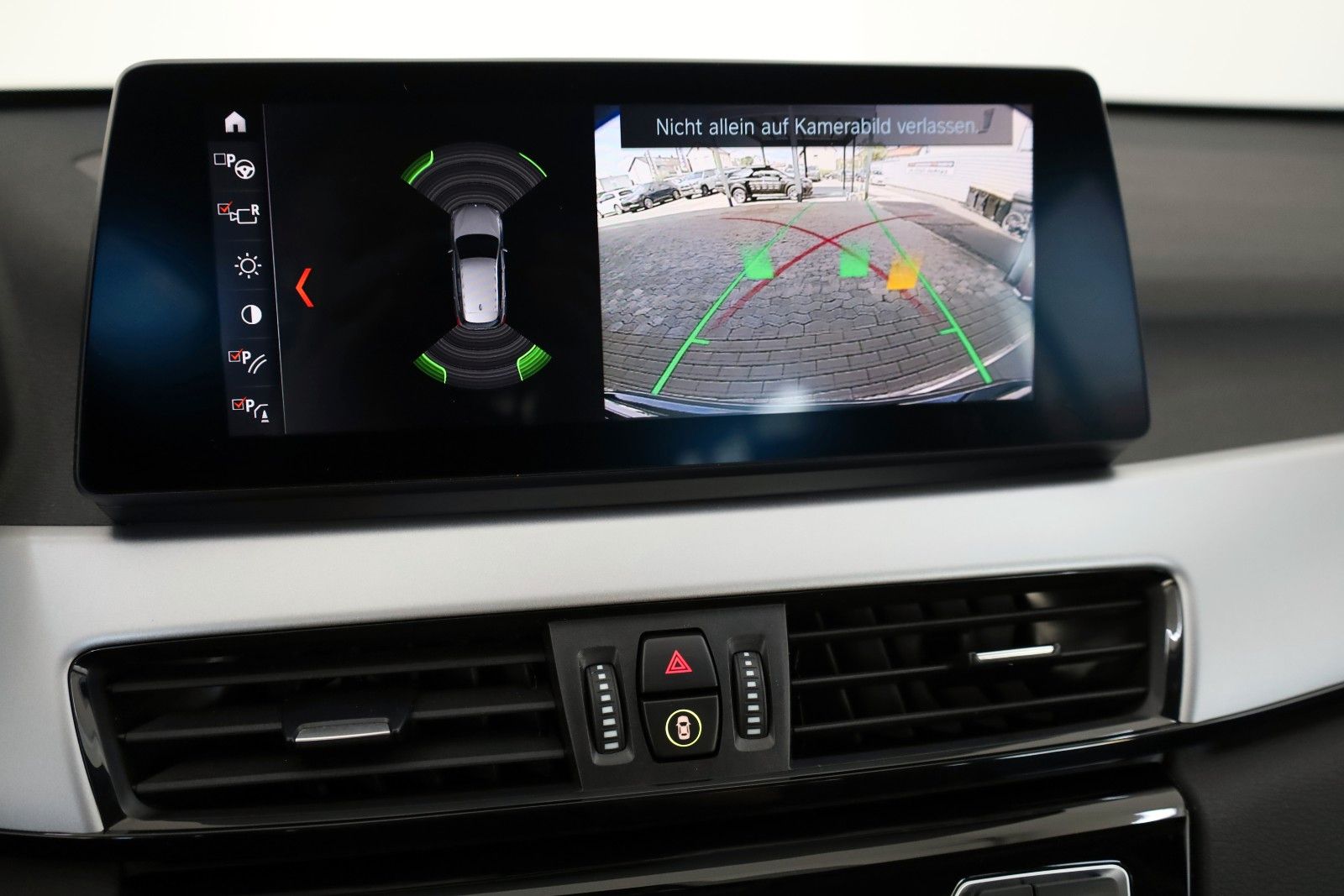 Fahrzeugabbildung BMW X1 xDrive 25e Advantage Leder,Navi,LED,Kamer,HUD
