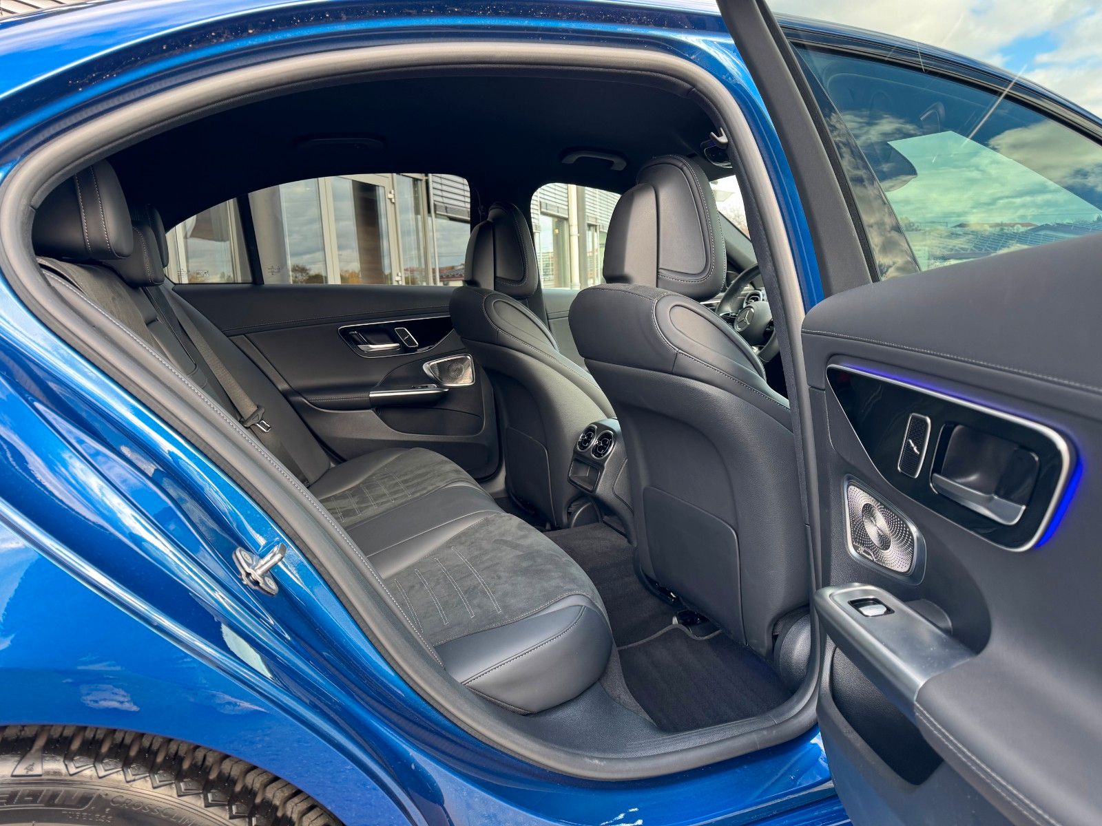 Fahrzeugabbildung Mercedes-Benz C 300d AMG+Burmester+Distr+Digital+360+