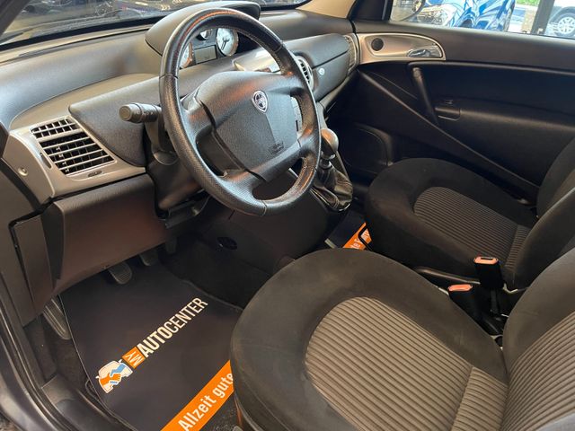 Lancia Ypsilon 1.4 8V Oro *KLIMAAUT.*2.HD*TÜV 062027*